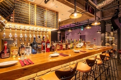 趣のある木製カウンター