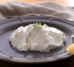 13-イラン風水切りヨーグルト ナン付き