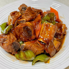 ホルモンの干鍋/カイコの強火炒め/豚肉の甘味噌炒め/豚肉の中華風炒め/スペアリブの醤油煮込み 各