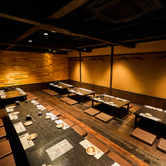 最大45名様の同時着席宴会までご対応可能です!!会社宴会や同窓会など大型の宴会会場をお探しの幹事様はぜひお問い合わせくださいませ♪【梅田 北新地 個室 居酒屋 和食 郷土料理 飲み放題 宴会 接待 飲み会 女子会 忘年会 新年会 歓迎会 送別会 記念日 誕生日会 サプライズ 和牛 京野菜 神戸牛 海鮮 鮮魚】