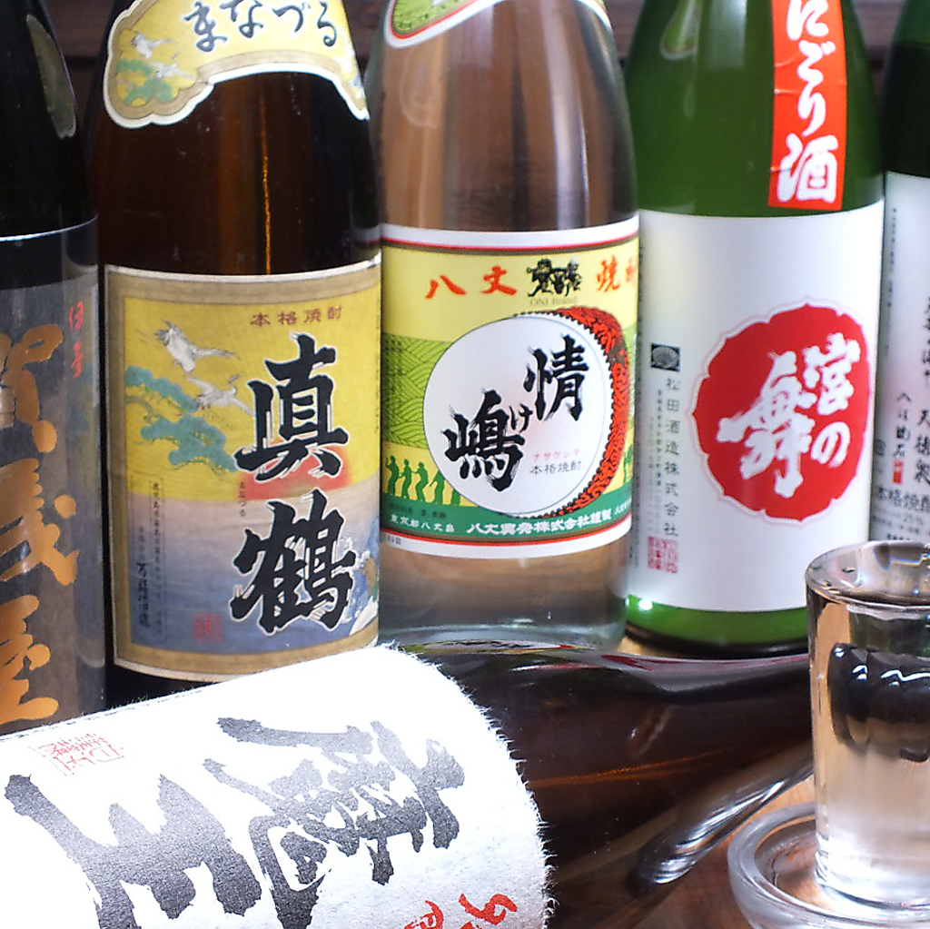 地酒など料理と相性バッチリなお酒も種類豊富に取り揃えております！お好みに合わせてお選びください