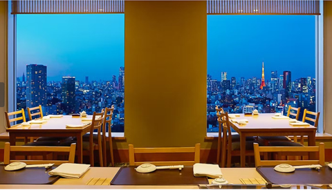 7つの和食専門店と9つの個室がある日本食レストラン。