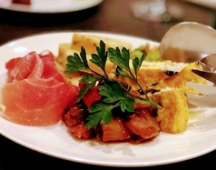 イタリア産 生ハムとサラミの盛り合せ