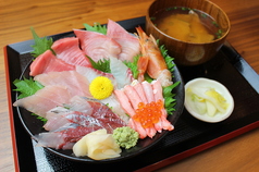 本マグロ入り上海鮮丼