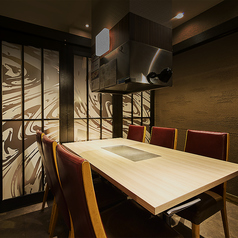 パーテーションで区切られた空間。人目を気にせずごゆっくりとお過ごしいただけます。