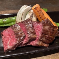 旬の魚介や有機野菜の炉端焼が下町の風情を感じさせます