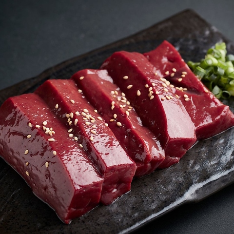 【赤坂見附駅徒歩3分】オリジナリティ溢れる豊富なメニュー・新鮮なお肉とホルモン