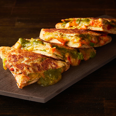 チキンティッカカルツォーネのポケットピザ