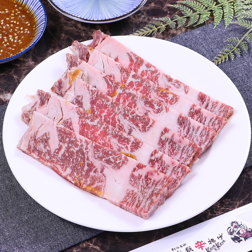 ジューシーでとろけるような甘い脂がのったお肉はいかがですか？美味しさがぎゅっと凝縮された逸品。