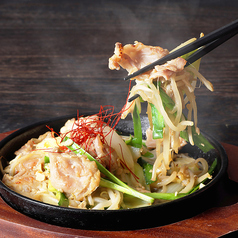 鶏ハラミニンニク炒め