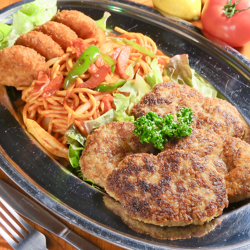 単品料理は200円～ご用意！オススメは洋食プレート！コースにも入っています！