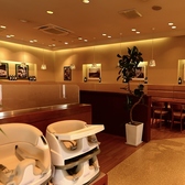 小さなお子様連れのご家族にも安心してお食事を愉しんでいただけるよう、ベビーチェアを完備。広々とした店内はベビーカーでの入店もスムーズです◎全席禁煙のクリーンな環境で、周りに気兼ねなくパパ・ママも本格パスタや自家製サングリアをゆったり味わえる、ファミリーに優しい空間作りを徹底しています♪