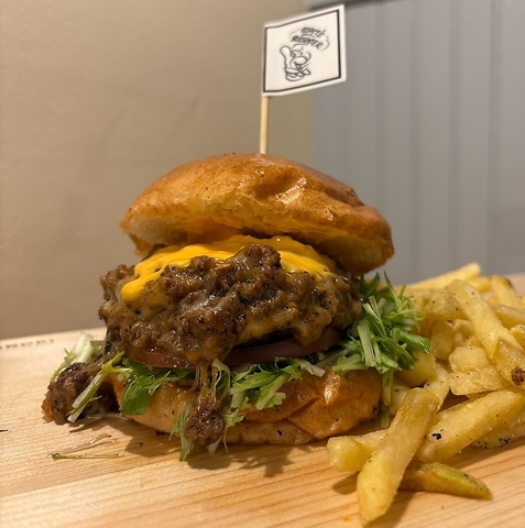 upit s Burger Asbco[K[ ߊ}X