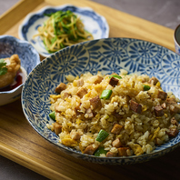 充実のセット内容で満足度の高いランチ提供