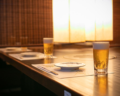 【掘りごたつ】足を崩してゆっくりとくつろぎながらお食事を楽しめる掘りごたつ！合コン、飲み会、女子会、誕生日会など様々なシーンに最適♪東梅田駅徒歩5分居酒屋　陽菜喰 （ひなた）　梅田東通り店をこの機会に是非ご利用ください★