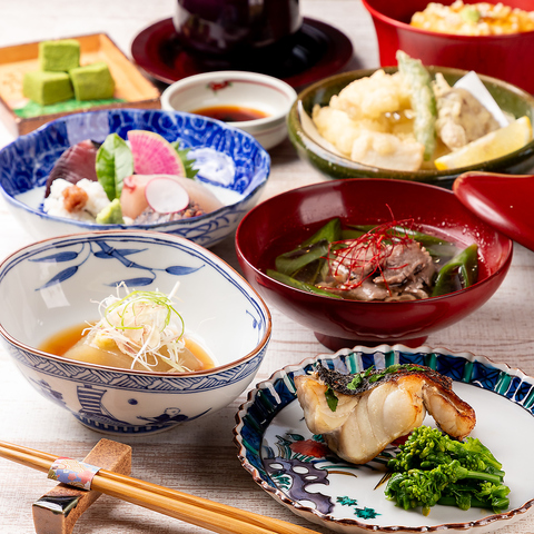 大人の隠れ家・割烹居酒屋で旬の食材をふんだんに使用した至極の逸品に心躍るひと時を