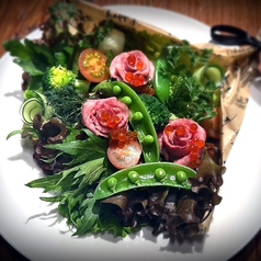 和牛ローストビーフのブーケサラダ