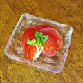 料理メニュー写真&nbsp;冷やしトマト　岩塩にて