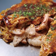 様々な鉄板料理を堪能できる◎