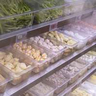 好きな具材を選んで自分だけの一皿が注文できる！