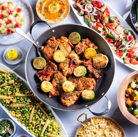 バラエティ豊かな“手織り”のビュッフェ