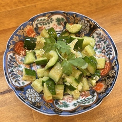 キュウリとニンニクの和え物