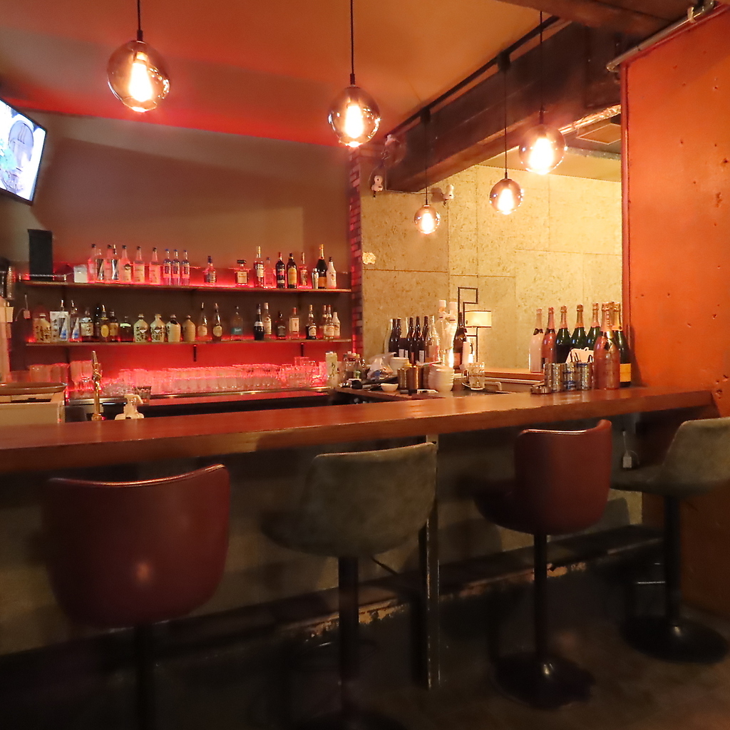 カウンター1人飲みも大歓迎です！