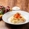 料理メニュー写真&nbsp;サーモンといくらのクリームパスタ