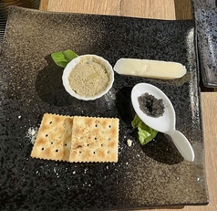 広島県産カキのリエット イタリア産キャビアとパルミジャーノチーズ