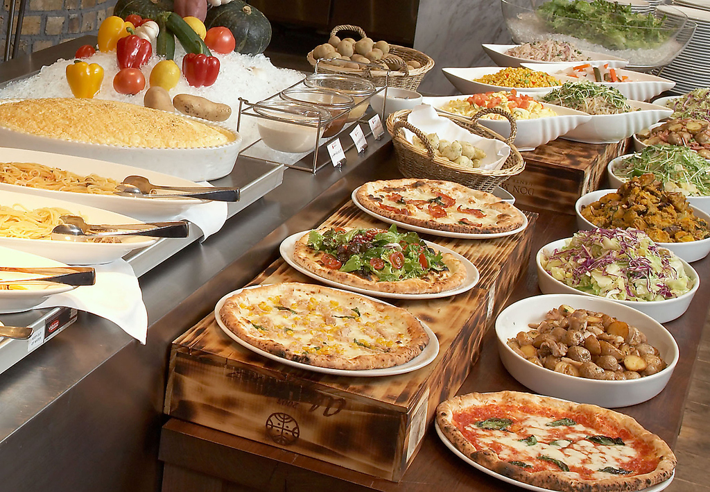 本格ピッツァも食べ放題！♪大人気ランチブッフェ！