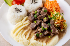 羊肉炒めライス (羊)