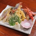 料理メニュー写真&nbsp;エビと旬魚の天ぷら盛り合わせ