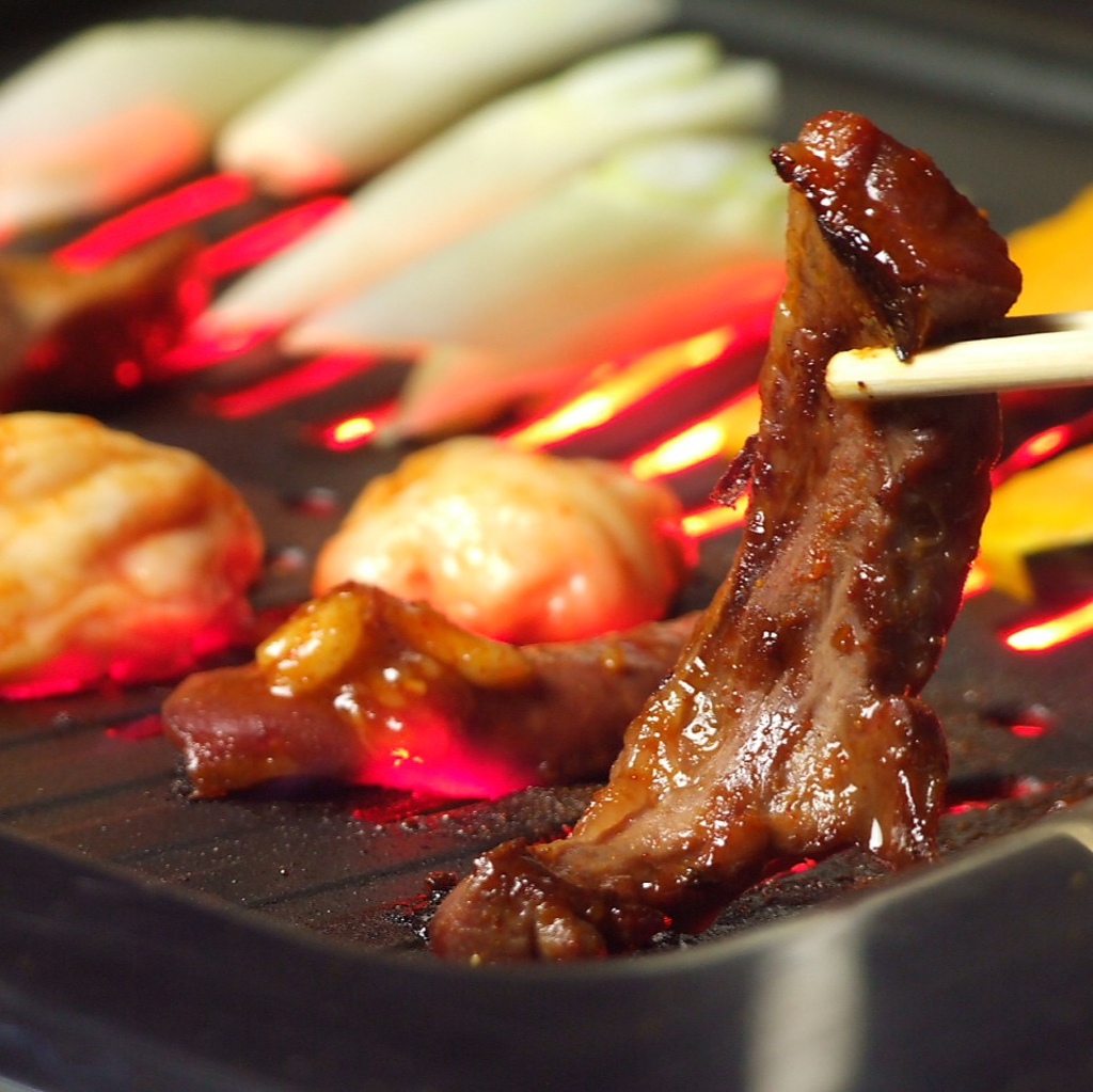 とりやき、やきとん、ホルモンあります！遠赤外線ロースターで旨味をじっくり閉じ込めて…