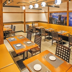 【沼津駅からすぐの好立地】4名様、8名様、12名様個室など人数に合わせて最適なお席をご用意いたします♪こちらは26名様用パーティルーム。チームのお集まりやご家族でのお食事、合コンや女子会などにぴったりのお席です◎他のお客様を気にせず楽しいひとときをお過ごしください★