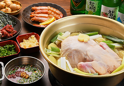 賑やかに楽しむ韓国料理！タッカンマリ食べ放題と韓国酒を楽しむオシャレな韓国酒場☆