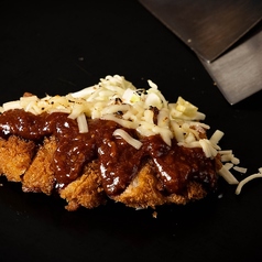 鉄板とん勝 デミチーズソース