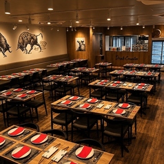 貸切利用大歓迎!着席104名様・立食80~110名様まで収容可能企業パーティーやウェディング結婚式2次会にぜひ。下見見学やお打ち合わせも承ります。お気軽にご相談ください。