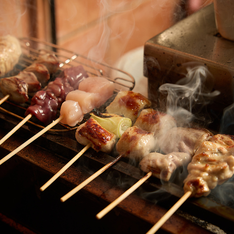 絶品の焼鳥をリーズナブルに♪国際通り近く、駅近くの好立地！飲み放題プランもあり◎