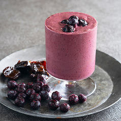 アサイーのスムージー、コンブチャなどは美肌にも◎の写真