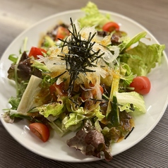 鶏屋の野菜サラダ