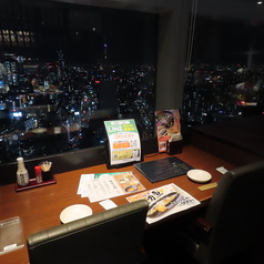 46階まで直通のエレベータでお越しください【汐留で居酒屋・蟹・海鮮・和食のお店をお探しなら北海道へ】