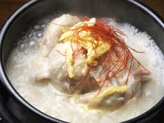 自慢の参鶏湯で美味しく元気に