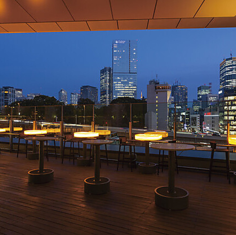 xW~eXEW I䒬 BENJAMIN TERRACE LOUNGE