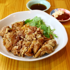 鶏もも肉の一枚揚げ
