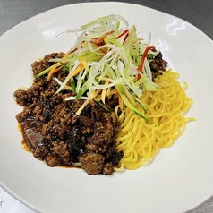 炸醤麺 (ジャージャーメン)