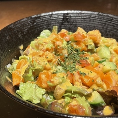 サーモンポキ丼