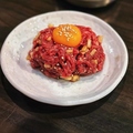 料理メニュー写真&nbsp;和牛たたきユッケ