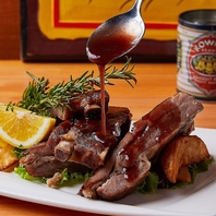 自慢の肉料理も◎