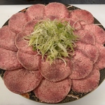 お肉の魅力を存分に引き出した料理、心安らぐ空間でお待ちしております！