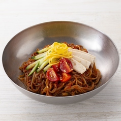 やみつき劇辛ビビン麺